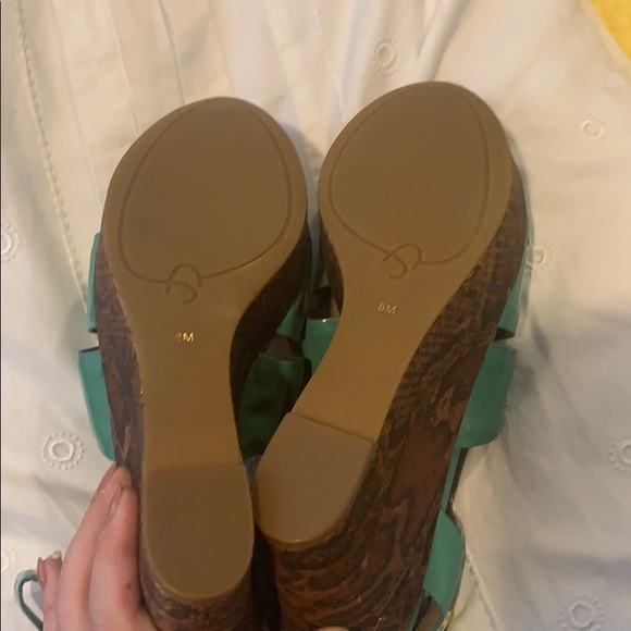 Joan and David Mint Green Wedges Size 8 - Picture 5 of 5